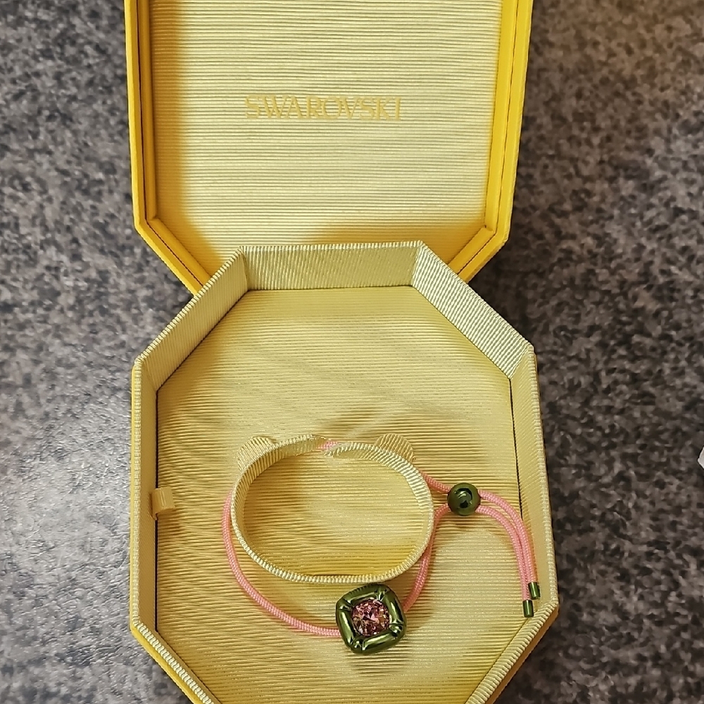 Swarovski NWT Crystal Bracelet Pink & Green, Adjustable